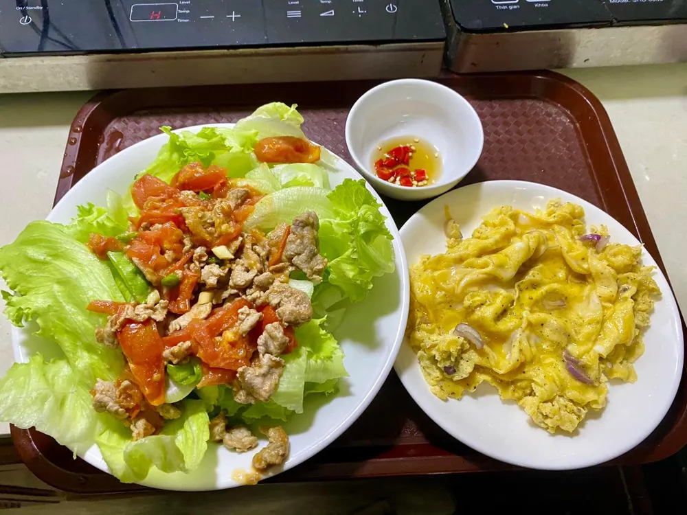 Các nghiên cứu chỉ ra rằng việc bỏ ăn sáng thường xuyên có thể gây ra những ảnh hưởng nghiêm trọng đến sức khỏe thể chất và tinh thần theo thời gian. Ảnh: PHƯƠNG LÊ. Bỏ ăn sáng, chuyện gì xảy ra với cơ thể?.jpg