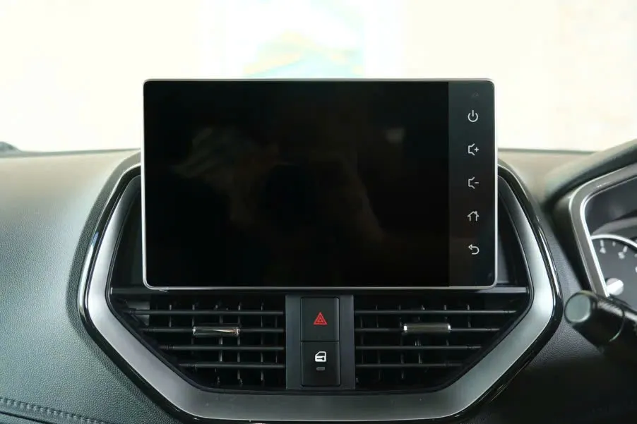 Cách sửa màn hình cảm ứng bị hỏng trên ô tô mà không tốn kém.jpg