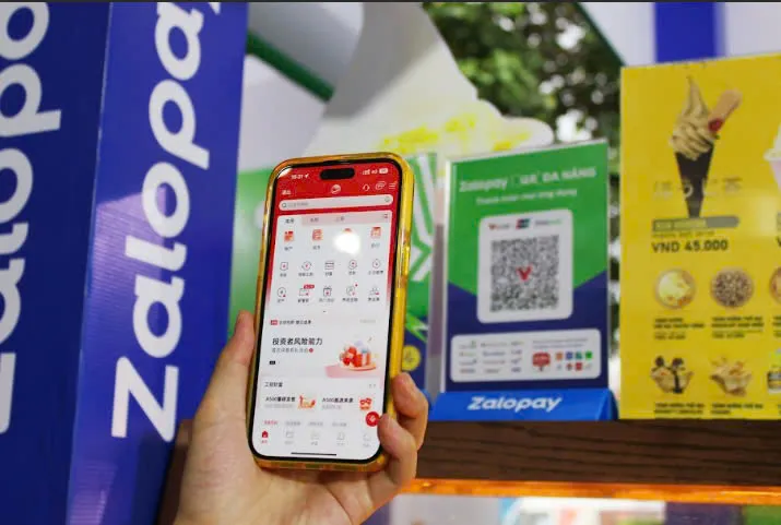 Mã Zalopay QR Đa Năng phiên bản quốc tế. Ảnh: Zalopay. Zalopay Year End Fes 2024: Siêu nhạc hội mua sắm và trải nghiệm thanh toán số.jpg