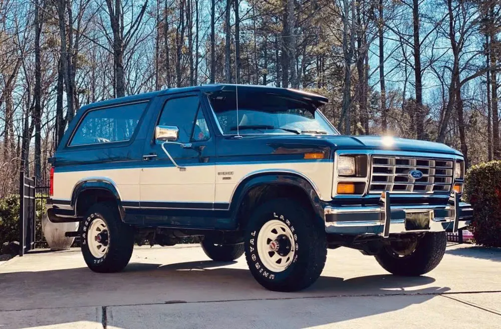 11 mẫu xe cổ điển hấp dẫn giới mê xe năm 2025.jpg