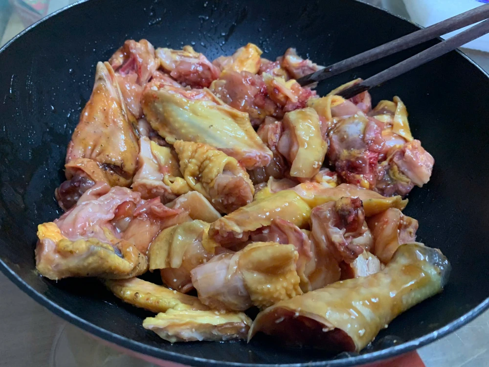 Để tăng khối lượng cơ bạn cần ưu tiên protein như thịt nạc, gà, sữa đậu... cùng với tập luyện kiên trì. Ảnh: PHƯƠNG LÊ. 5 ‘tuyệt chiêu’ để tăng khối lượng cơ bắp, lột xác ngoại hình.jpg