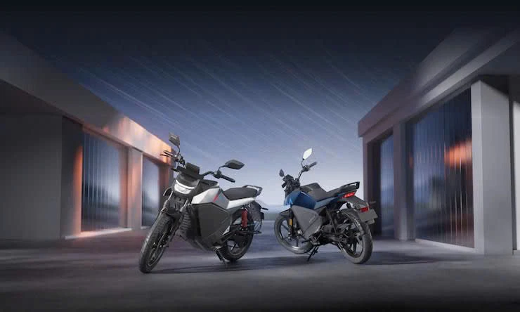 Ola Electric chính thức khởi động sản xuất dòng xe máy điện Roadster X series đầy mong đợi. Ảnh: Ola. Xe máy điện Ola Roadster X đầu tiên xuất xưởng.jpg
