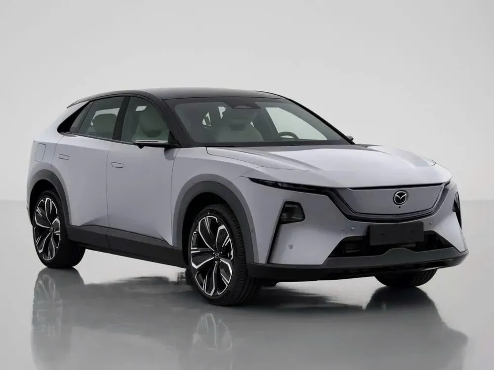 Mãn nhãn với Mazda EZ-60 điện có màn hình siêu rộng và HUD 100 inch.jpg