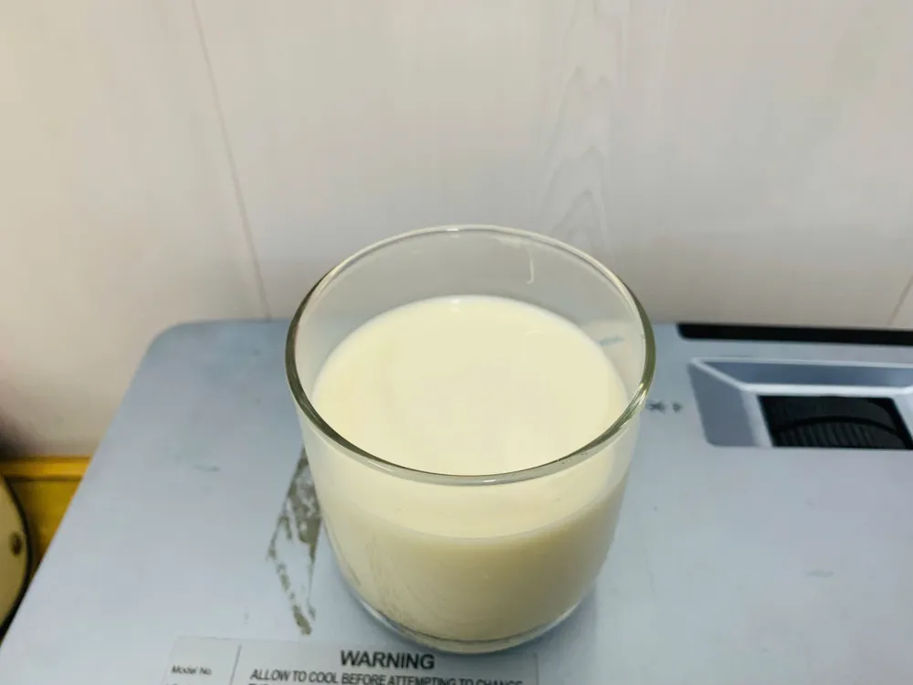 Bên cạnh nước lọc hay nước ép, sữa hạnh nhân không chỉ lành mạnh và sảng khoái, mà còn mang lại nhiều lợi ích đáng kể cho sức khỏe trong những ngày hè oi ả. Ảnh: PHƯƠNG LÊ. 5 lợi ích sức khỏe tuyệt vời của sữa hạnh nhân trong mùa hè nắng nóng.jpg