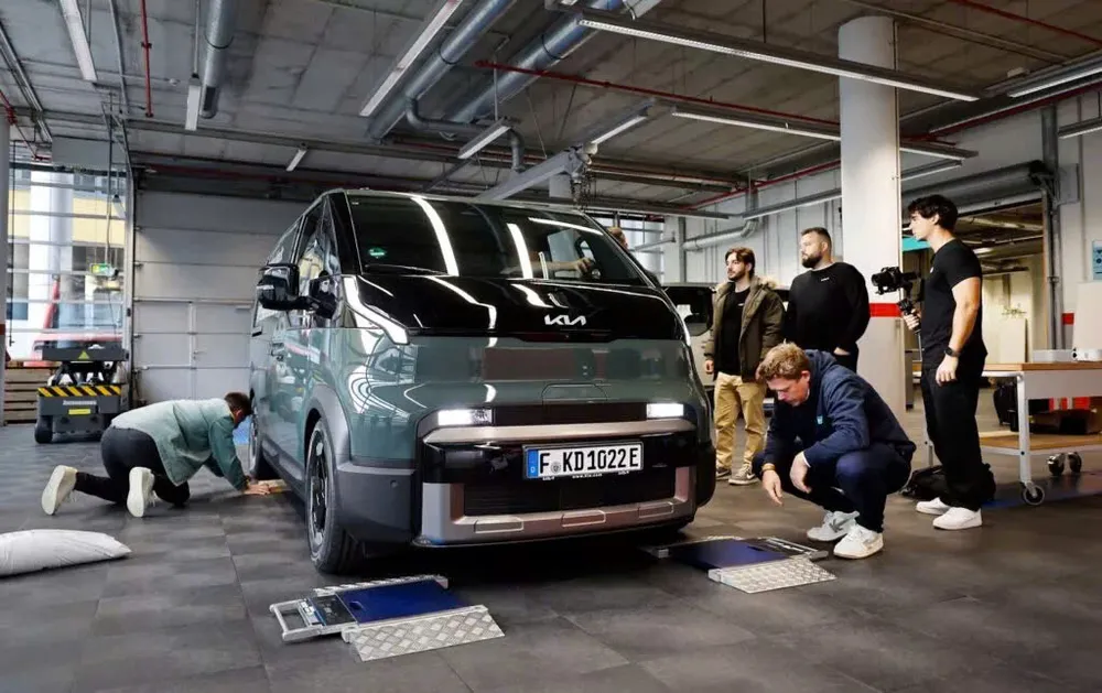 Xe tải điện kia pv5 lập kỷ lục guinness: Chạy gần gấp đôi quãng đường công bố.jpg