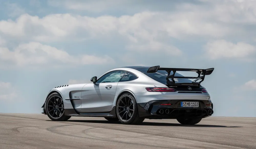 5 siêu xe huyền thoại đã ngừng sản xuất gần đây.jpg