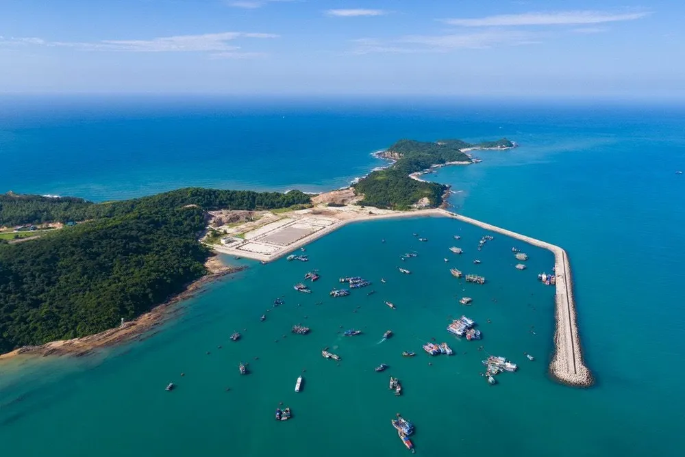 Một phần của huyện đảo Cô Tô nhìn từ trên cao. Ảnh: LÊ ĐỒNG