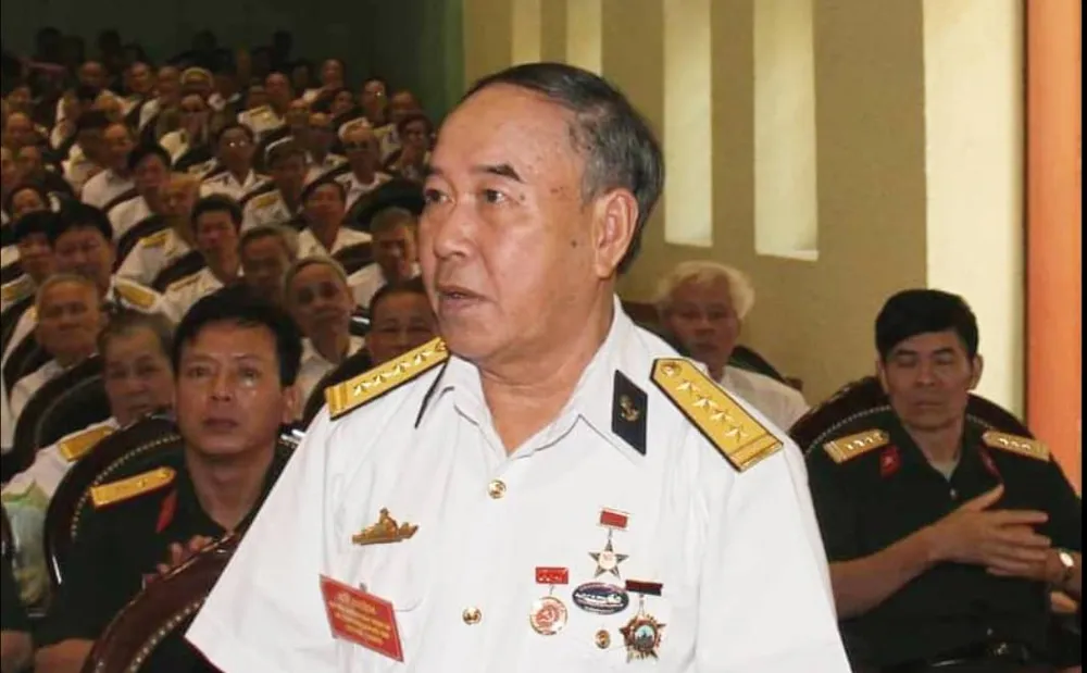 Đại tá Vũ Huy Lễ phát biểu trong buổi gặp mặt cựu chiến binh nhân lễ kỷ niệm 60 năm thành lập Hải quân Việt Nam năm 2015. Ảnh: Vũ Hưởng