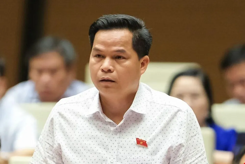 ĐB Bế Minh Đức nói thẩm quyền huy động người, phương tiện, tài sản... của CSCĐ nếu vì mục đích cá nhân sẽ có nhiều hệ lụy. ĐB Bế Minh Đức nói thẩm quyền huy động người, phương tiện, tài sản... của CSCĐ nếu vì mục đích cá nhân sẽ có nhiều hệ lụy.