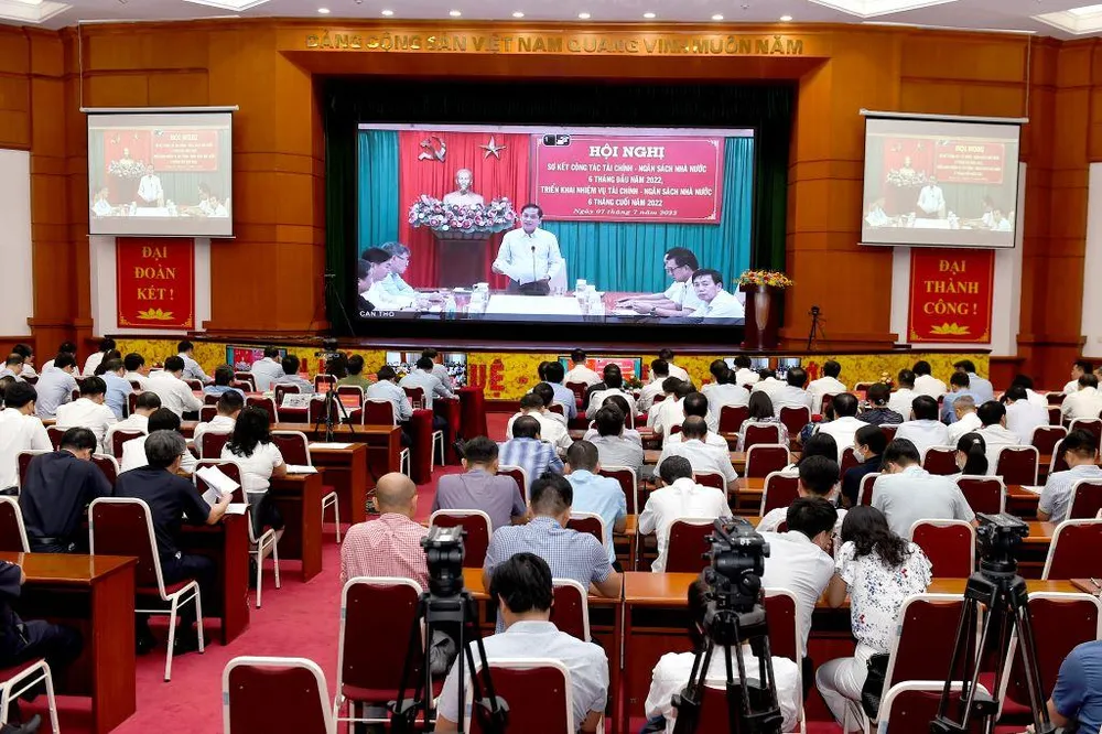 Toàn cảnh hội nghị sơ kết sáu tháng ngành tài chính. Ảnh: BTC