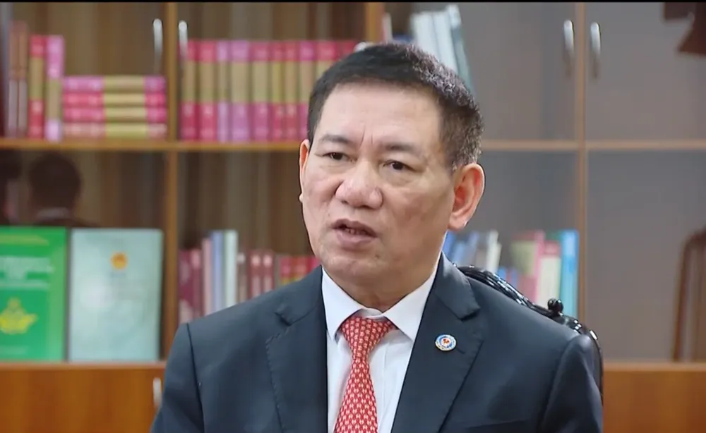 Bộ trưởng Bộ Tài chính Hồ Đức Phớc trả lời báo chí ngày 10-10 về các vấn đề xăng dầu, trái phiếu doanh nghiệp. Ảnh: BTC