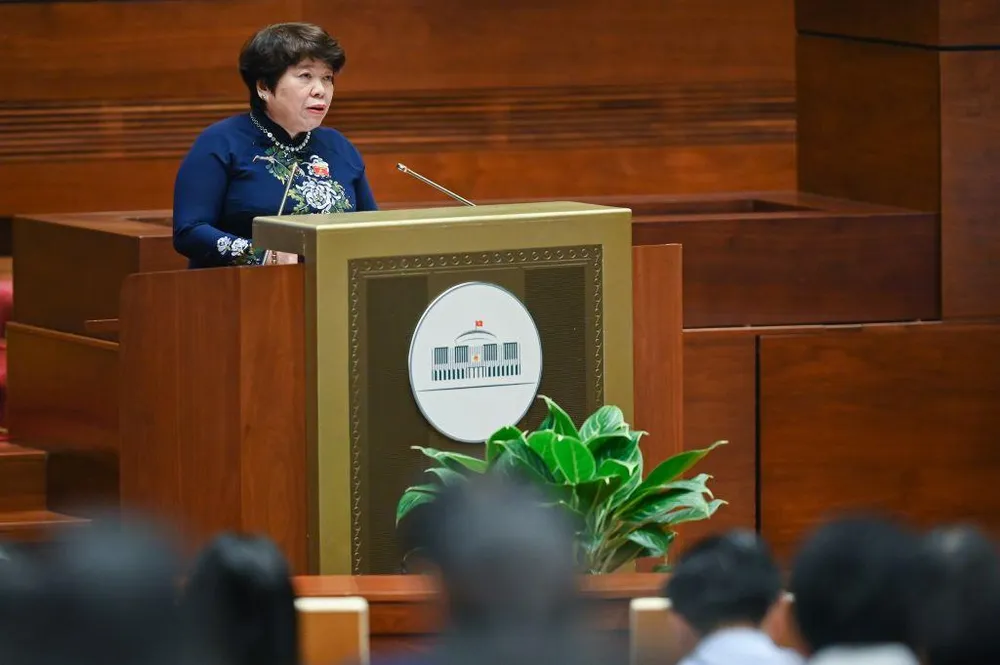 Chủ nhiệm Ủy ban Xã hội của QH Nguyễn Thúy Anh trình bày báo cáo giải trình, tiếp thu và chỉnh lý dự luật khám bệnh, chữa bệnh. Ảnh: PT Chủ nhiệm Ủy ban Xã hội của QH Nguyễn Thúy Anh trình bày báo cáo giải trình, tiếp thu và chỉnh lý dự luật khám bệnh, chữa bệnh. Ảnh: PT