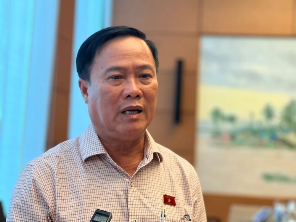 ĐB Nguyễn Quốc Hận kiến nghị phiếu tín nhiệm chỉ cần "cao và thấp". Ảnh: C.L