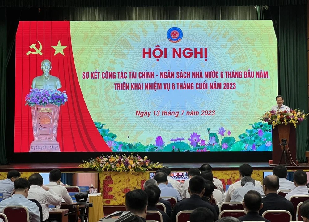 Hội nghị sơ kết công tác tài chính - NSNN 6 tháng đầu năm 2023 ghi nhận số thu NSNN giảm so với cùng kỳ. Ảnh: CHÂN LUẬN