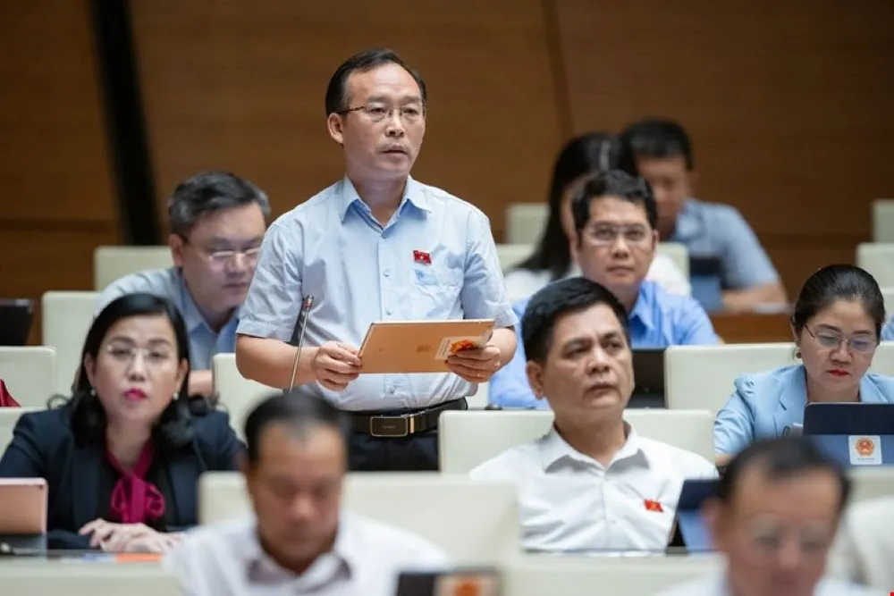 ĐB Trần Văn Tuấn (Bắc Giang) phát biểu. qh-tuan.jpg