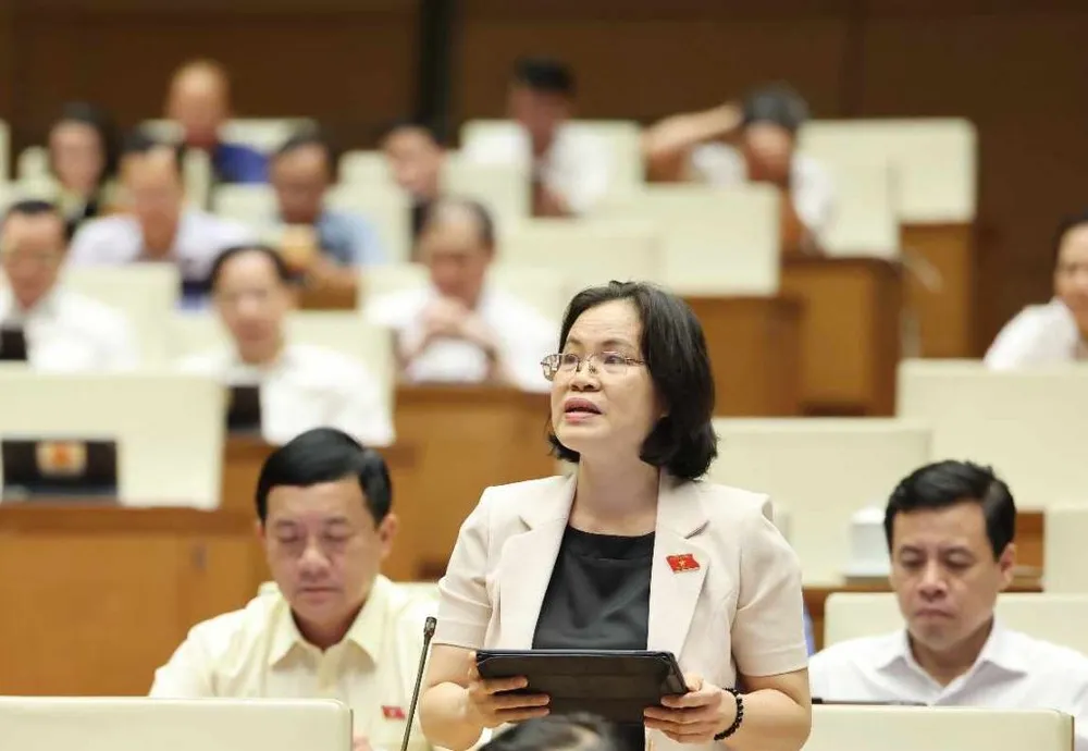 ĐB Nguyễn Thị Hồng Hạnh đề nghị giao nhiệm vụ trực tiếp giám sát tư pháp cho một lực lượng nữa là Tổ an ninh trật tự cơ sở mới được thành lập. Ảnh: QH qh-nguyen-thi-hong-hanh.jpg