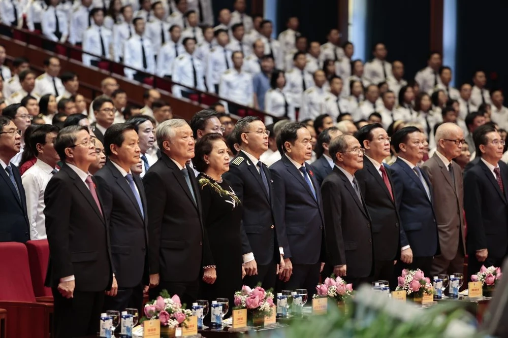 Các vị lãnh đạo, nguyên lãnh đạo Đảng và Nhà nước dự lễ kỷ niệm 30 năm thành lập Kiểm toán Nhà nước. Ảnh: KTNN ktnn-lanh-dao.jpg