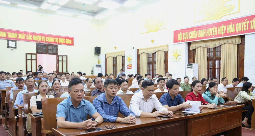 pttg-nguyen-hoa-binh-tiep-xuc.JPG