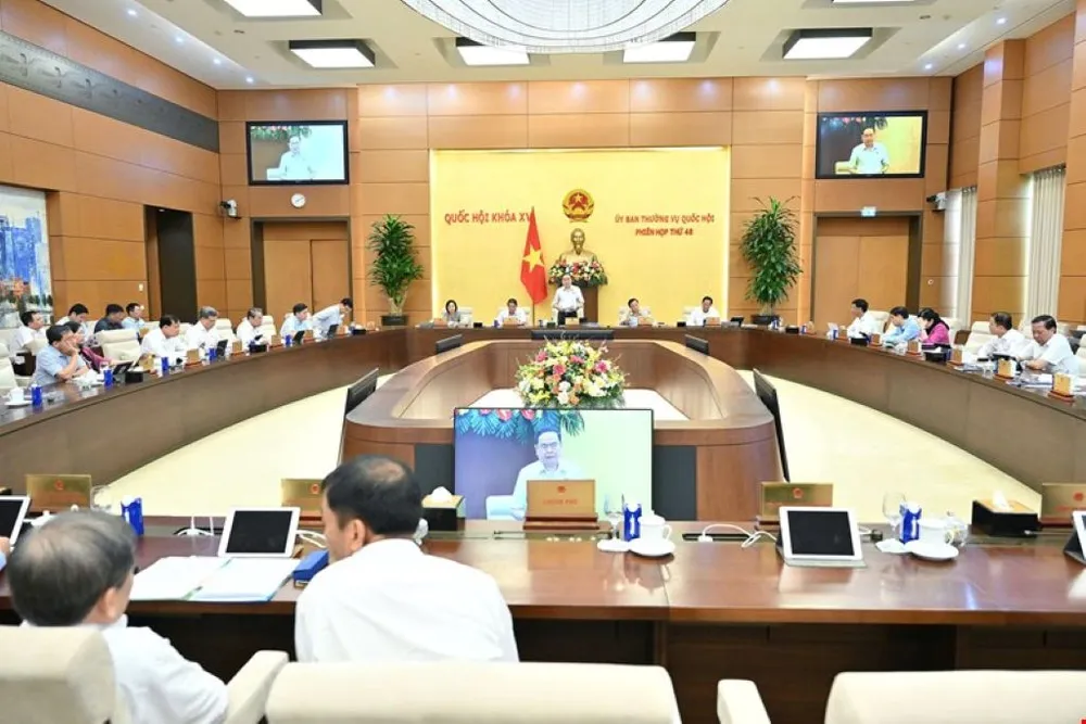 chu-tich-quoc-hoi-phien-hop-48-toan-canh.jpg