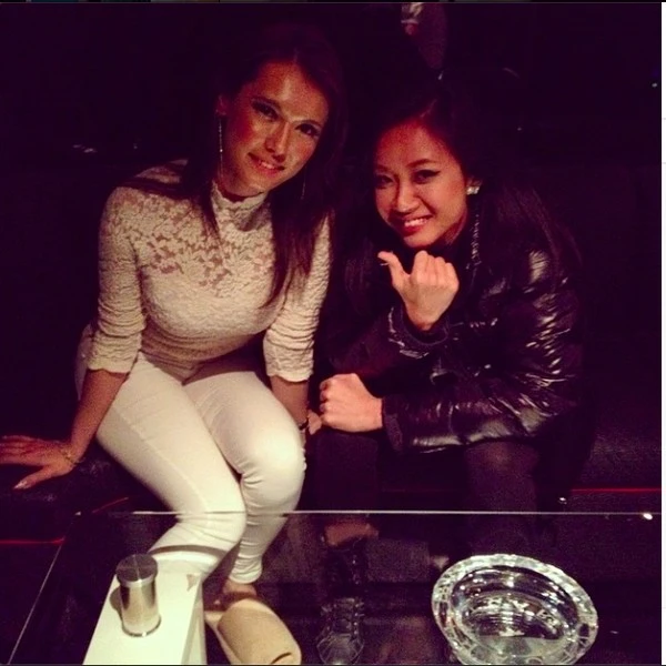 Maria Ozawa già nua, cứng đờ với khuôn mặt căng bóng như búp bê 2