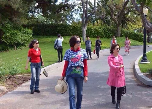 U60 Lưu Hiểu Khánh 'học đòi' chụp ảnh kiểu teen 5