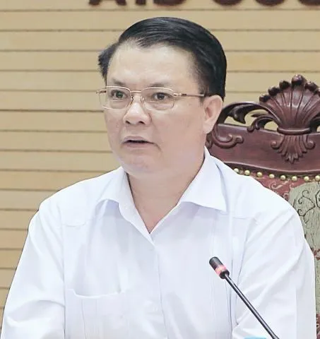 Bộ trưởng Bộ Tài chính cho rằng, phí thu tiền rồi mà không nộp ngân sách lại đem gửi ngân hàng lấy lãi là sai luật.