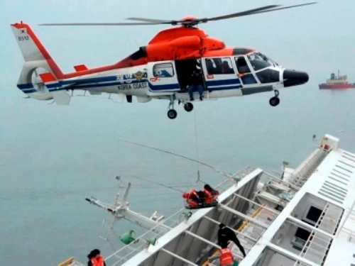 Vì sao hành khách không thể thoát thân bằng xuồng cứu sinh? ảnh 1