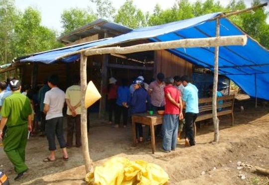 Giữ quán một mình, thiếu nữ chết bất thường