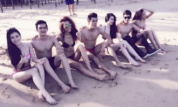 Ngọc Trinh khoe làn da siêu trắng trên bãi biển Pattaya 13