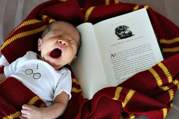 Những em bé sơ sinh lần đầu tiên lên hình ảnh 8 Những em bé sơ sinh lần đầu tiên lên hình ảnh 8