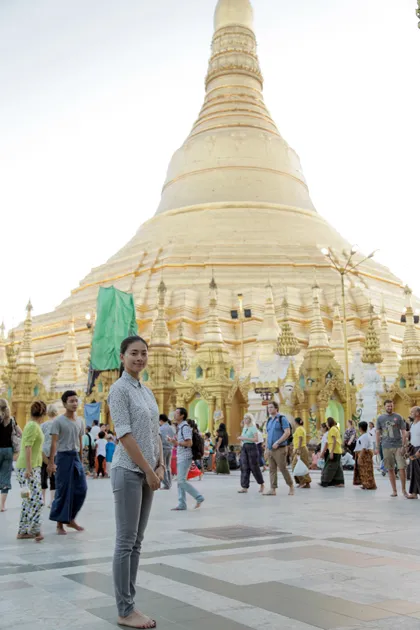 Những ngày lưu lại Myamar để lại trong Ngô Thanh Vân nhiều kỷ niệm khó quên. Người đẹp được tránh xa những ồn ào của công việc mà hòa vào nhịp sống nhẹ nhàng, hiền hòa khi vãn cảnh chùa.