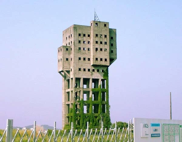 7.) The Winding Tower Shime Coal Mine, a safe tower that could easily be defended.
