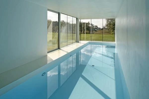 This house has one entrance and walls that can be shuttered off.