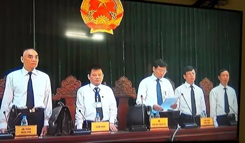 Bầu Kiên yêu cầu được gặp gia đình và đề nghị không cùm khi dẫn giải ảnh 3