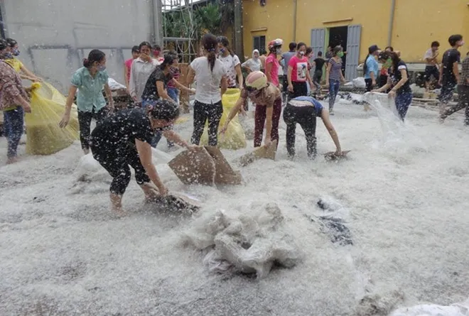Cháy công ty may ở Bắc Giang, hơn 1.200 người tháo chạy 9