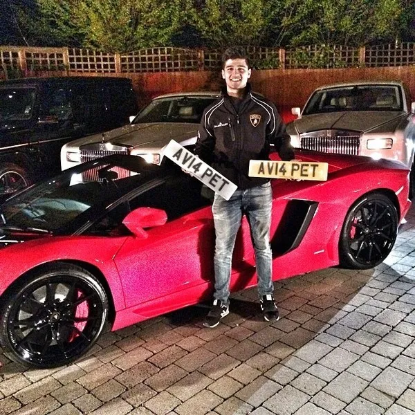 Đại gia sang chảnh bị anti fan đốt 4 siêu xe trong vòng 1 tuần ảnh 2