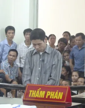 Bị cáo Kim trước vành móng ngựa. Ảnh: Bảo Hà bi-cao-kim-2-6788-1403692849.jpg