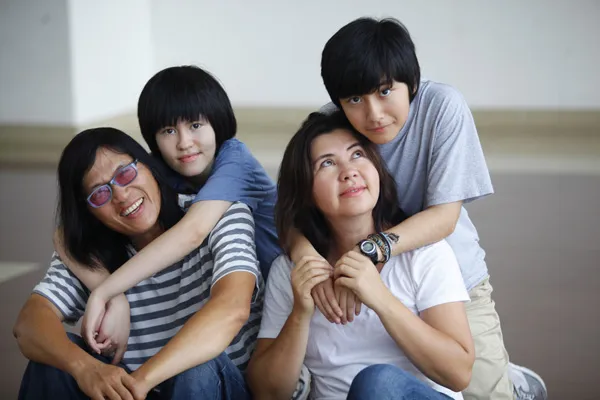 Hai con gái của Phương Thảo-Ngọc Lễ năng động với style tomboy ảnh 9 Hai con gái của Phương Thảo-Ngọc Lễ năng động với style tomboy ảnh 9