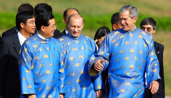 10 món đồ không nên mua khi đi đu lịch ảnh 10