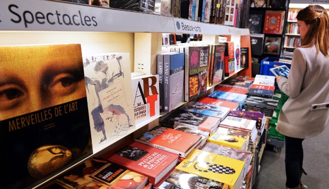 10 món đồ không nên mua khi đi đu lịch ảnh 9