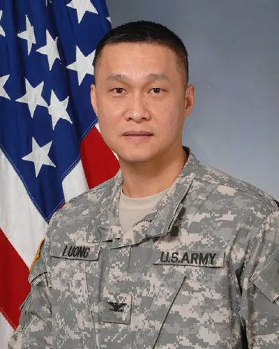 Lần đầu tiên một người gốc Việt được phong Tướng ở Mỹ ảnh 1