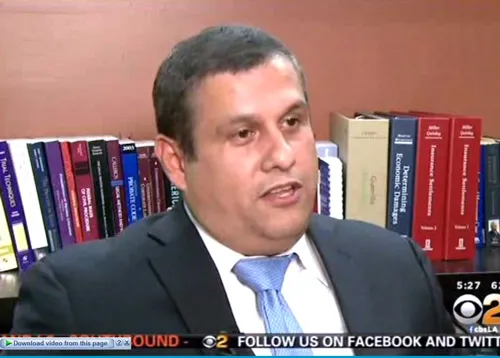 Kiện công ty bảo hiểm, nhận được... 17 xô tiền xu bồi thường ảnh 2 - 2