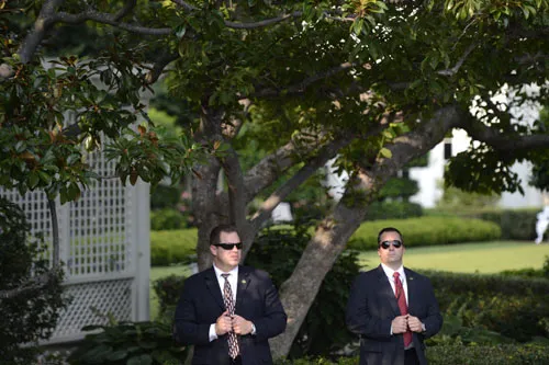 Em bé đột nhập gây náo loạn Nhà Trắng, mật vụ Mỹ ảnh 1 - 1