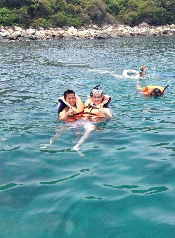 Công Vinh bất ngờ khoe ảnh con gái trong chuyến du lịch biển ảnh 5