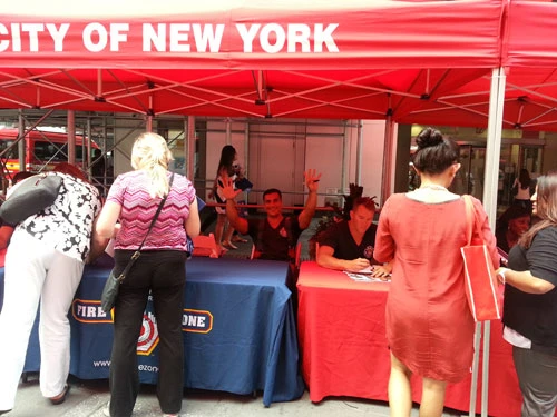 Cao bồi khỏa thân và thành phố không ngủ 3