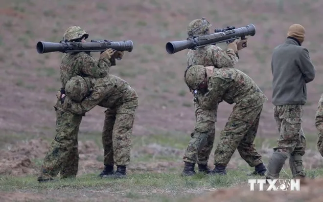 Nhật Bản diễn tập quân sự bắn đạn thật tại chân núi Phú Sĩ ảnh 1