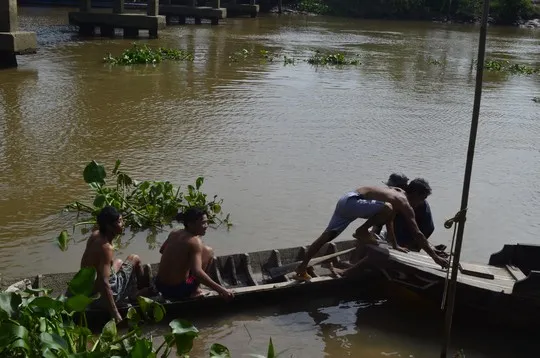 Bất lực với cá “khủng”đã dính câu