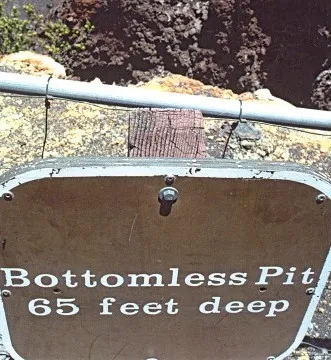 Những biển báo vui nhộn trên thế giới ảnh 3