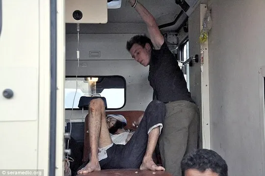 Cha mẹ con tin người Mỹ cầu xin IS rủ lòng thương