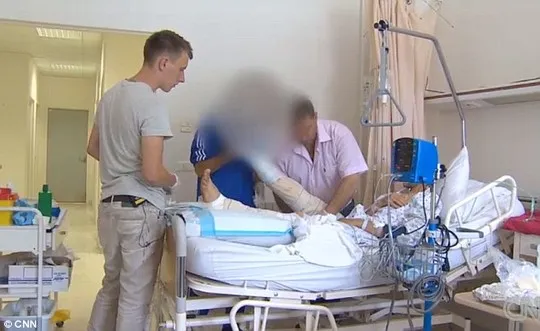 Cha mẹ con tin người Mỹ cầu xin IS rủ lòng thương